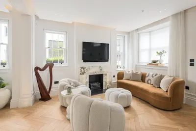 Campden Hill Road, Kensington, London, W8 7AR