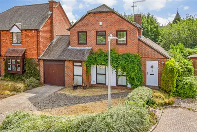 Kenward Court, Hadlow, TN11
