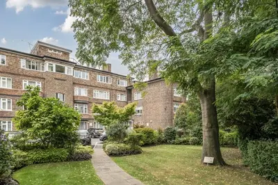 Avenue Road, London, NW8