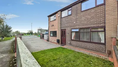 Esther Street, Greenacres, OL4