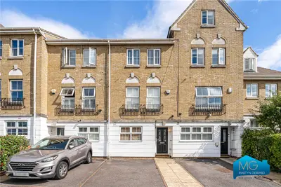 Halton Close, Friern Barnet, N11