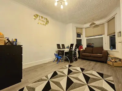 1 bed flat to rent The Drive, Ilford IG1 3HB