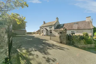 Llantrisant, Holyhead, LL65