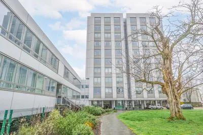 Wellington Close, Walton-On-Thames KT12 1AZ