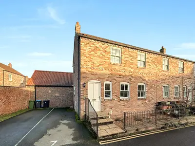 Castle Yard Stables, Thirsk, North Yorkshire, YO7 1TG