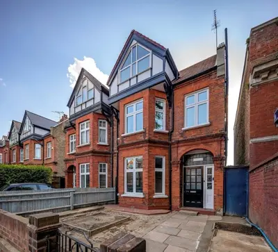 Goldhawk Road, Stamford Brook, London, W6
