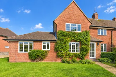 Englefield Road, Theale, RG7