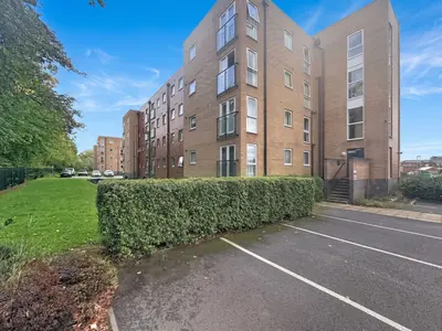 Pavilion Close, Leicester, LE2