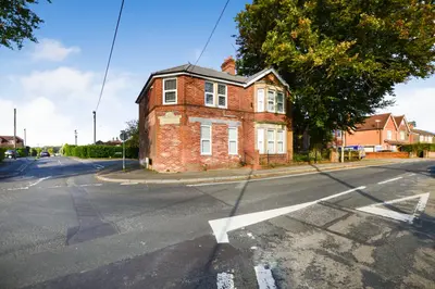Liphook Road, Lind