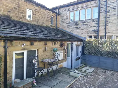 Longcroft Street, Golcar, HD7