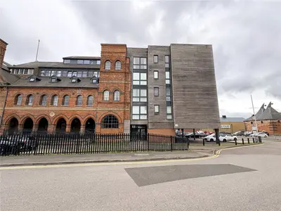 The Roundhead Building, Warwick Brewery, NG24