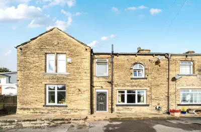 Netheroyd Hill Road, Cowcliffe, HD2