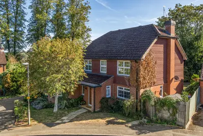 Duncan Gardens, Purley on Thames, RG8