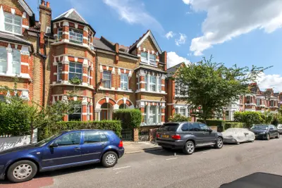 17b Lynette Avenue, London
