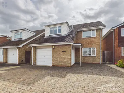 Oulton Close, Aylesbury, HP21 7JY