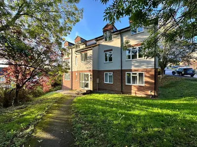 Ramleaze Drive, Fugglestone Red, SP2