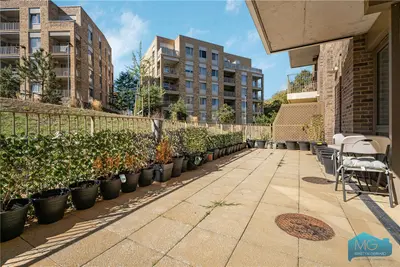 Medawar Drive, London, NW7