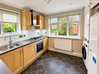 Hereford Close, Epsom, KT18