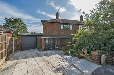 Beacon Close, Wrecclesham, GU10