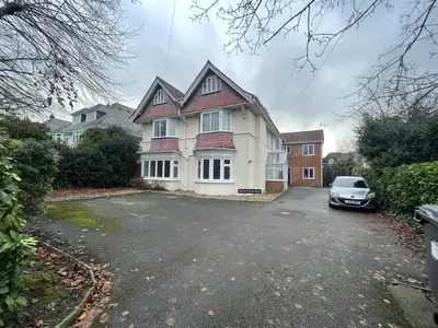15 Portchester Road Charminster Bournemouth Dorset BH8 8JT