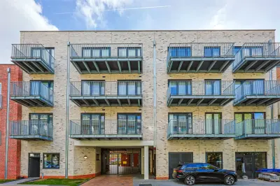 Warwick Road, Ealing, W5
