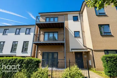Reservoir Way, Hainault, IG6
