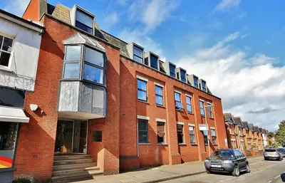 Minorca Road, Weybridge, KT13