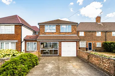 Manor Close, Ruislip, HA4