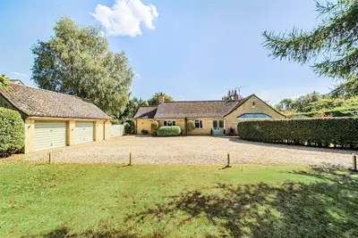 Studley Lane, Studley, SN11