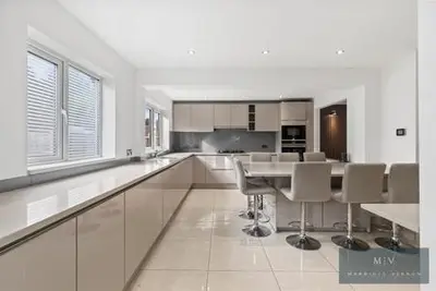 Blossom Close, South Croydon