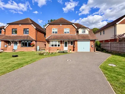 Fennels Way, Flackwell Heath HP10 9BY