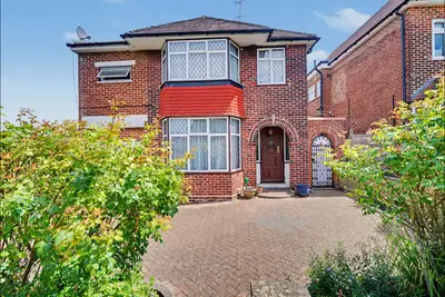 Tintern Gardens, London, N14