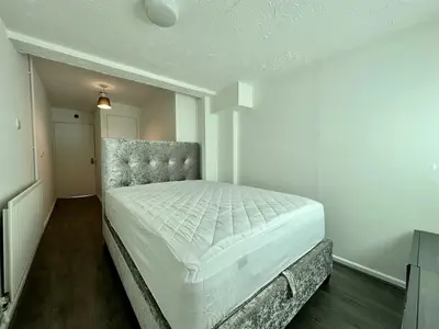 Vardon Road, Stevenage, Herts, SG1 5BJ