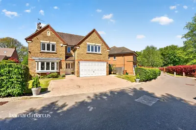 Bowen Way, Coulsdon