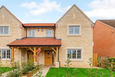 Hedgerow Gardens, Thornborough, MK18
