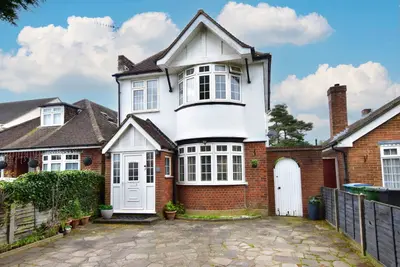 High Road, Leavesden, Watford, WD25 7AJ