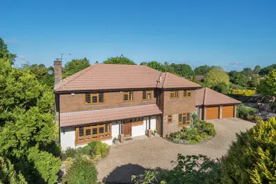 Hillgarth, HINDHEAD, GU26