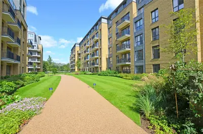 Pinewood Gardens, Teddington, TW11