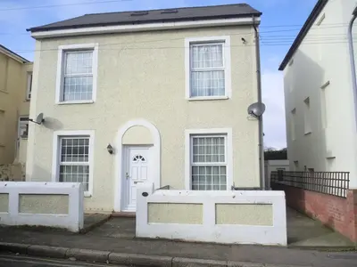 Albion Road, Gravesend, DA12