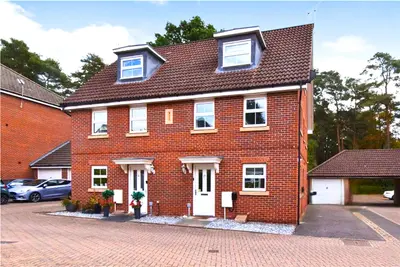 Haskins Gardens, Farnborough, Hampshire, GU14 9FQ
