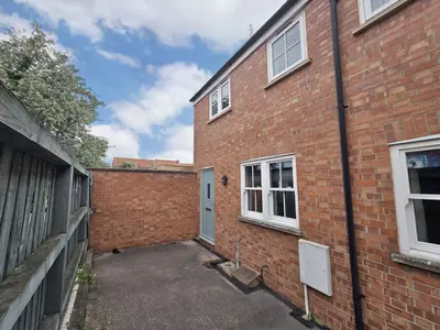 Millers Mews, Glastonbury, BA6
