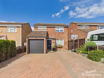 Thackeray End, Aylesbury, HP19 8JE