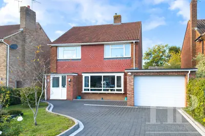 Eastwood, Crawley, RH10