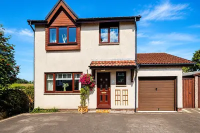 Alloway, Laurieston, Stirlingshire, FK2