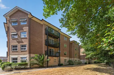 Gilson Place, Coppetts Road, London