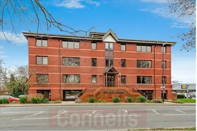 Hazelwick Avenue, RH10