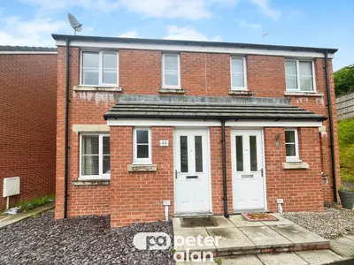 Maes Brynach BRIDGEND, CF32