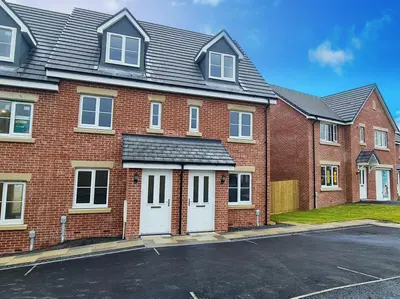 Heol Cae Pownd LLANELLI, SA14
