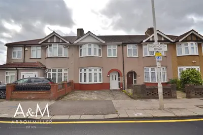 New North Road, 260 New North Road Hainault, Ilford, Essex, IG63BS
