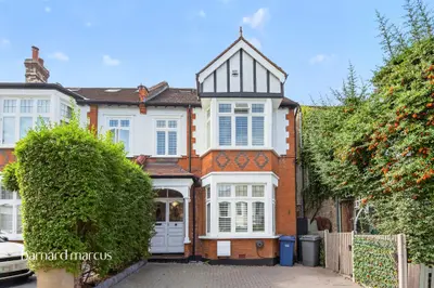 Ashurst Road, London, N12